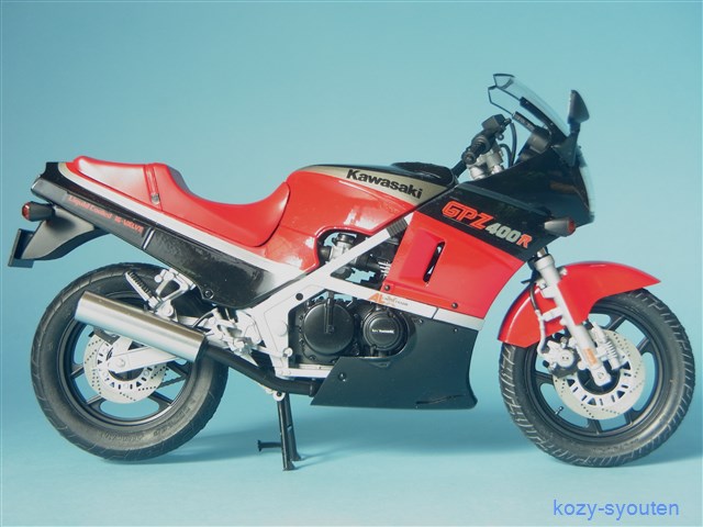 GPZ400R シングルカウル GPZ400R シングルシートカウル GPZ400R シングルシートカウル 津*忍様